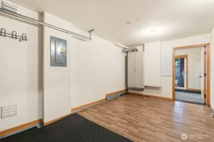 806 N 49th St, Seattle, WA 98103 - Photo 24