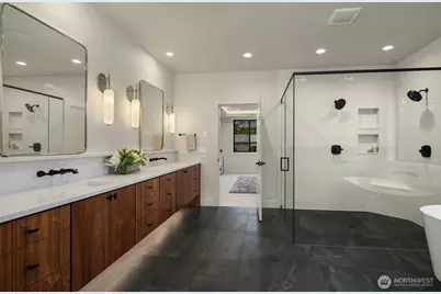 11005 NE 15th Street, Bellevue, WA 98004 - Photo 24