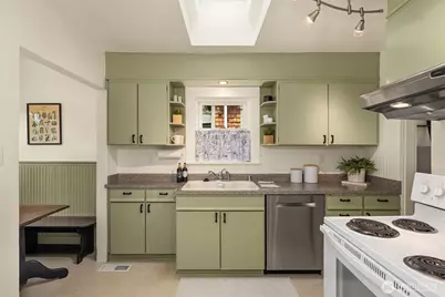 3505 Burke Avenue N, Seattle, WA 98103 - Photo 8