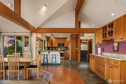 8909 NE 118th Place, Kirkland, WA 98034 - Photo 4