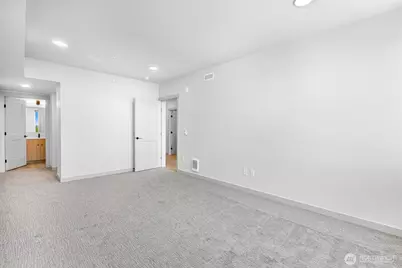 820 N State Street #412, Bellingham, WA 98225 - Photo 16