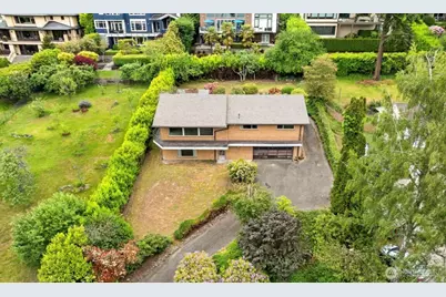 9510 Lake Washington Boulevard NE, Bellevue, WA 98004 - Photo 2
