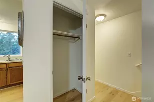 918 N 165th St, Shoreline, WA 98133 - Photo 10
