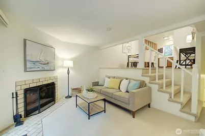 918 N 165th Street #6, Shoreline, WA 98133 - Photo 2