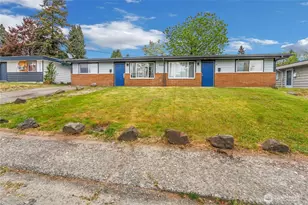 838 Harrington Ave NE, Renton, WA 98056 - Photo 2
