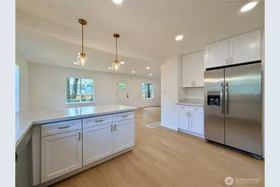 10216 Ainsworth Avenue S, Tacoma, WA 98444 - Photo 10