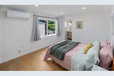4531 Stanford Avenue NE, Seattle, WA 98105 - Photo 16