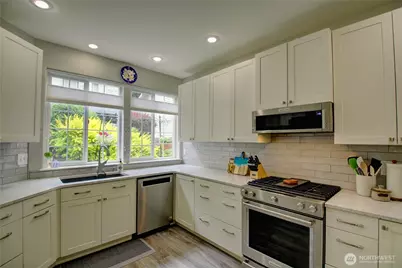 1953 Lake Whatcom Boulevard #4B, Bellingham, WA 98229 - Photo 8