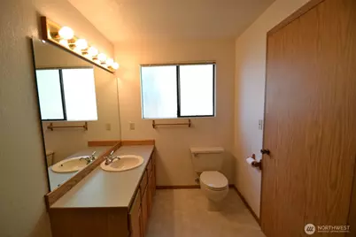 20020 76th Avenue W #B, Edmonds, WA 98026 - Photo 6