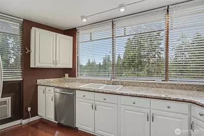 1910 Evergreen Park Drive SW #504, Olympia, WA 98502 - Photo 8