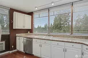 1910 Evergreen Park Dr SW, Olympia, WA 98502 - Photo 8