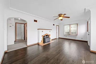 205 W Saar Street, Kent, WA 98032 - Photo 8