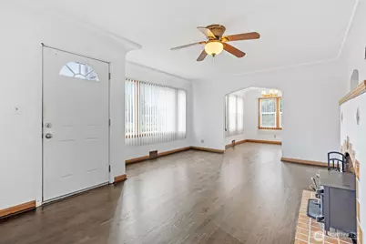 205 W Saar Street, Kent, WA 98032 - Photo 6