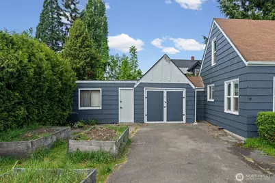 205 W Saar Street, Kent, WA 98032 - Photo 2
