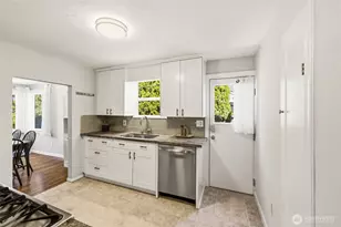 9416 5th Ave NE, Seattle, WA 98115 - Photo 14