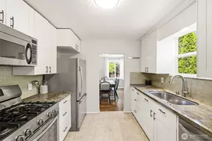 9416 5th Ave NE, Seattle, WA 98115 - Photo 10