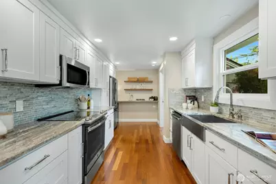 3700 NE 74th Place, Seattle, WA 98115 - Photo 8