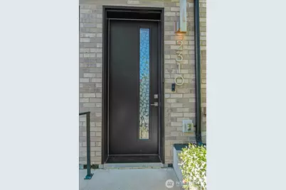 2310 W Newton Street, Seattle, WA 98199 - Photo 2