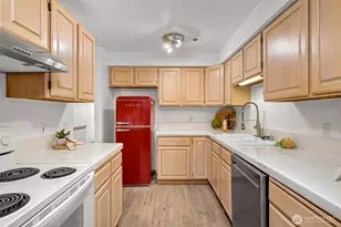 705 N State St, Bellingham, WA 98225 - Photo 12
