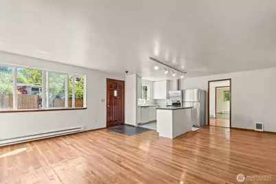 13721 37th Avenue NE, Seattle, WA 98125 - Photo 8