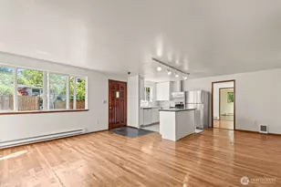 13721 37th Ave NE, Seattle, WA 98125 - Photo 8