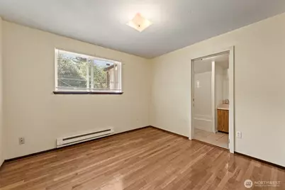 13721 37th Avenue NE, Seattle, WA 98125 - Photo 18