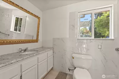 13721 37th Avenue NE, Seattle, WA 98125 - Photo 14