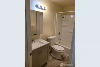 16 147th Avenue SE, Bellevue, WA 98007 - Photo 10