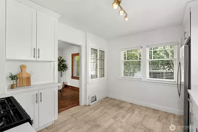 942 S Ridgewood Avenue, Tacoma, WA 98405 - Photo 10