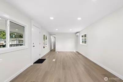 12200 Stone Avenue N #38, Seattle, WA 98133 - Photo 6