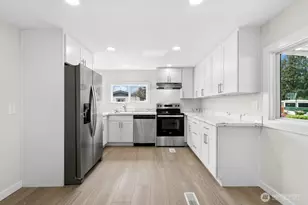 12200 Stone Ave N, Seattle, WA 98133 - Photo 10