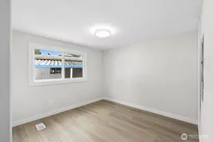 12200 Stone Ave N, Seattle, WA 98133 - Photo 12
