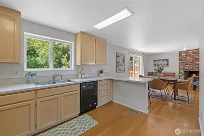12307 SE 74th Street, Newcastle, WA 98056 - Photo 6