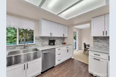 12818 NE 135th Street, Kirkland, WA 98034 - Photo 10