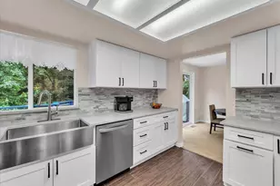 12818 NE 135th St, Kirkland, WA 98034 - Photo 10