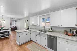 1005 N Stevens, Tacoma, WA 98406 - Photo 10
