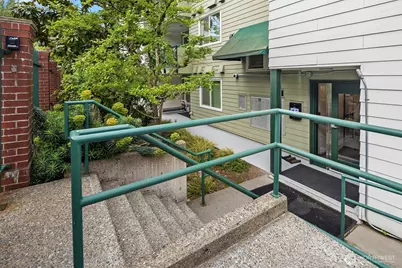 1818 18th Avenue #204, Seattle, WA 98122 - Photo 18