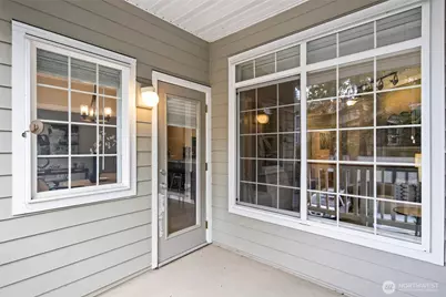 18505 SE Newport Way #D118, Issaquah, WA 98027 - Photo 14