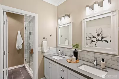 18505 SE Newport Way #D118, Issaquah, WA 98027 - Photo 20