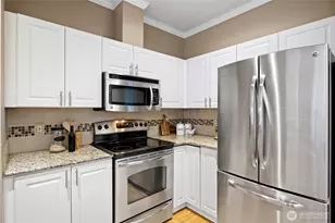 18505 SE Newport Way, Issaquah, WA 98027 - Photo 6