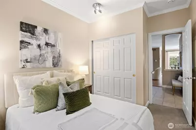 18505 SE Newport Way #D118, Issaquah, WA 98027 - Photo 22