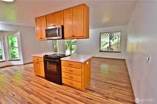 910 11th St SE, Puyallup, WA 98372 - Photo 8