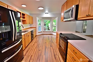 910 11th St SE, Puyallup, WA 98372 - Photo 6