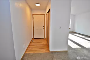 910 11th St SE, Puyallup, WA 98372 - Photo 4