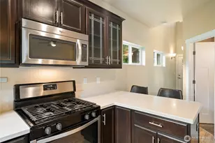 7270 E Grandview St, Port Orchard, WA 98366 - Photo 10