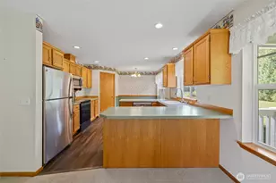 1083 Fidalgo Dr, Burlington, WA 98233 - Photo 10