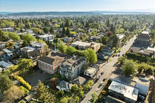 7814 Greenwood Ave N, Seattle, WA 98103 - Photo 20