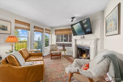 7814 Greenwood Avenue N #205, Seattle, WA 98103 - Photo 2