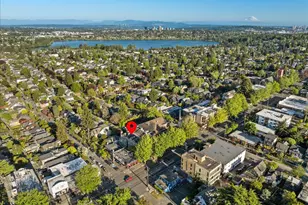 7814 Greenwood Ave N, Seattle, WA 98103 - Photo 22
