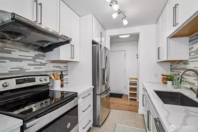 12700 NE 8th Street #E-104, Bellevue, WA 98005 - Photo 8